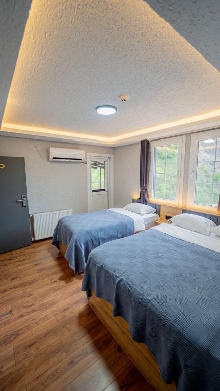 53 Brn Hotel
