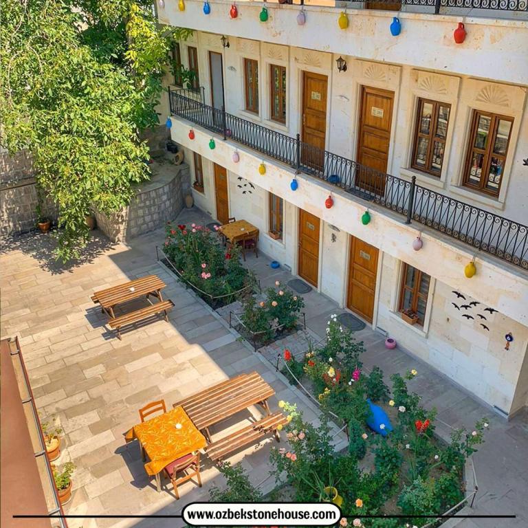 Özbek Stone House — 9