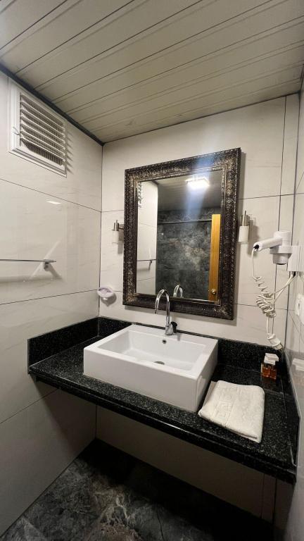 Airport Resort Hotel — 4