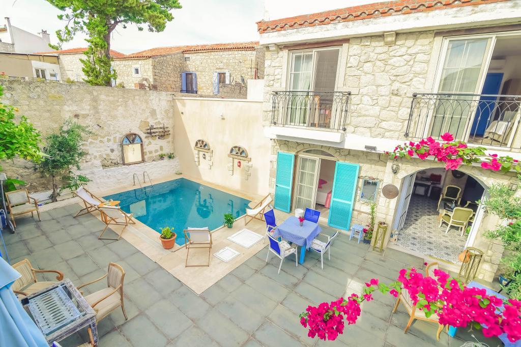 Alaçatı Asmalı Konak Otel