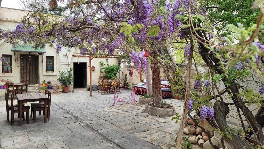 Armesos Cave Hotel — 9