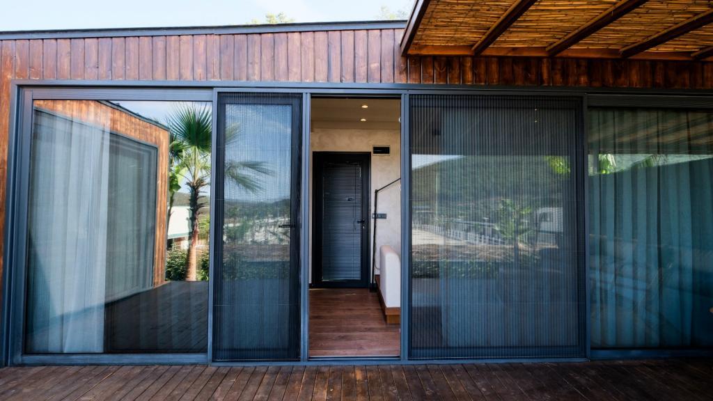 Asha Country Urla — 2