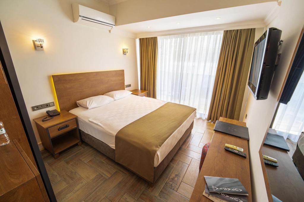 Aurasia Beach Hotel — 6
