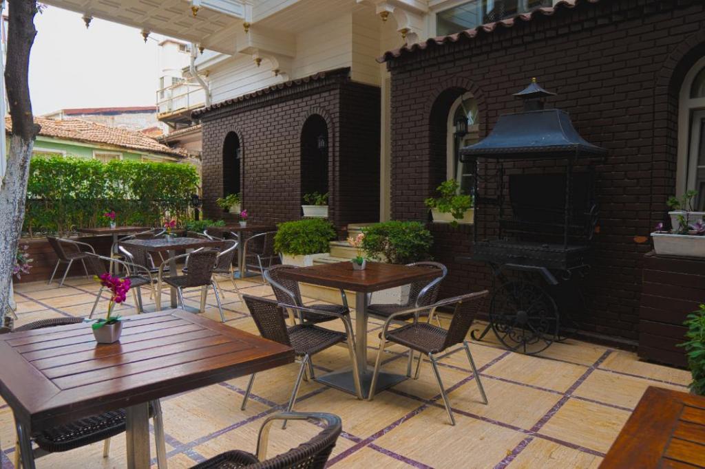 Avicenna Hotel