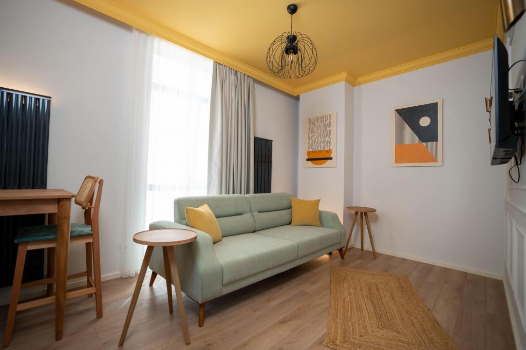 Bird Nest Suites — 8