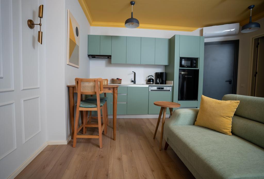Bird Nest Suites — 4