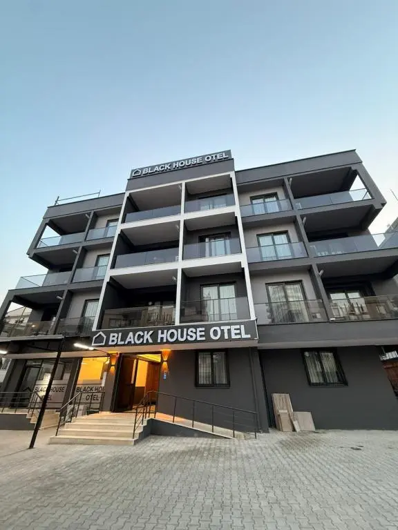 Black House Otel