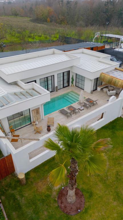 Cherry Hill Premium Villas — 8