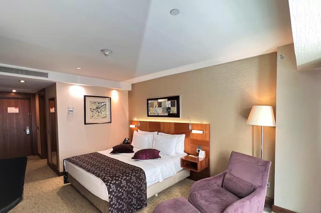 Crowne Plaza Istanbul-Harbiye — 7