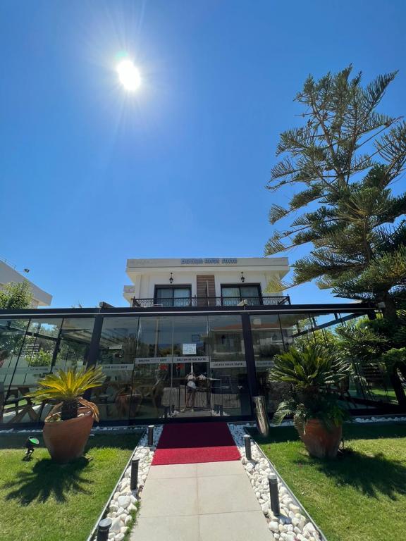 Dalyan Risus Suite
