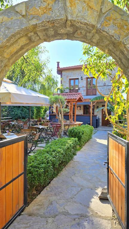 Feli Eski Datça (Adult Only +9) — 2