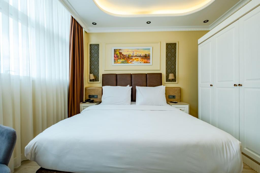 Frt Airport Hotel — 3