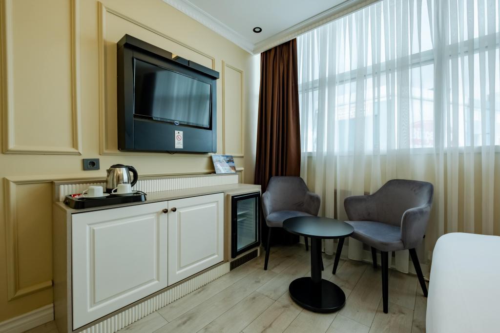 Frt Airport Hotel — 6