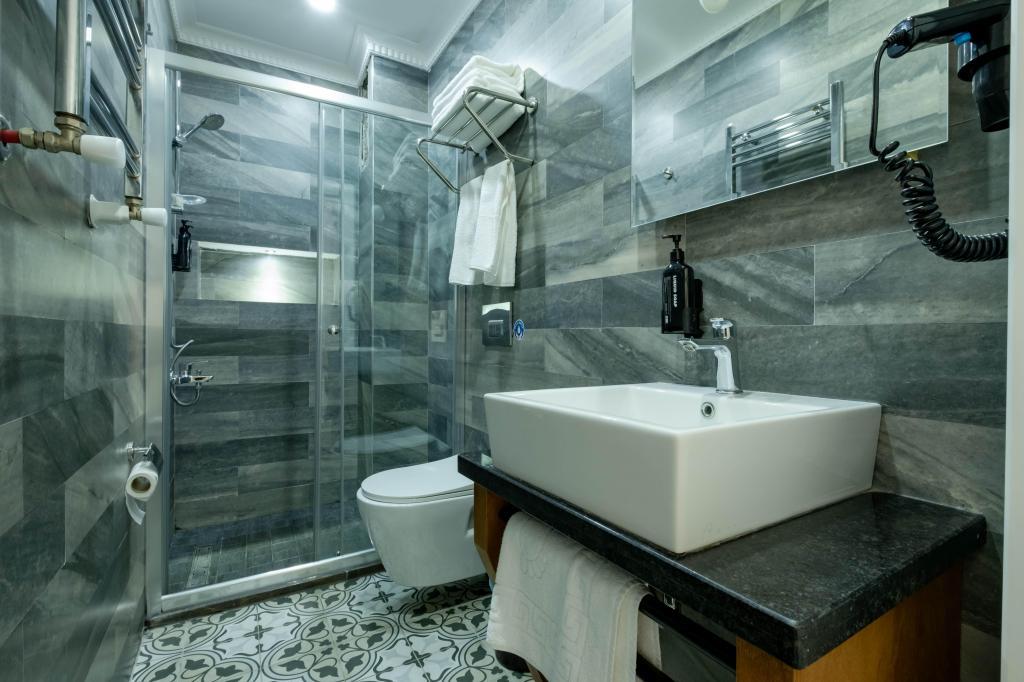 Frt Airport Hotel — 7