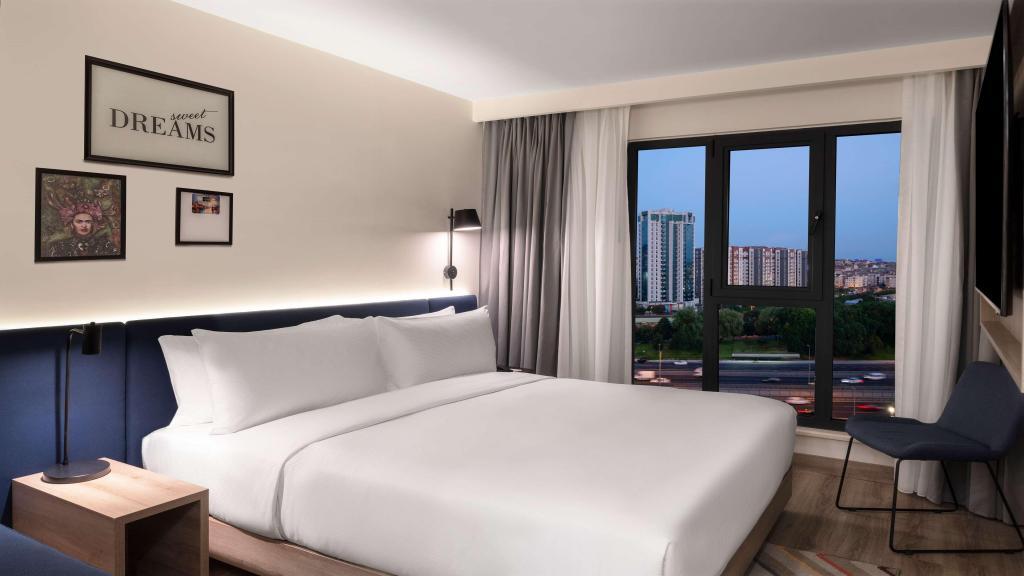 Hampton by Hilton Istanbul Merter — 10