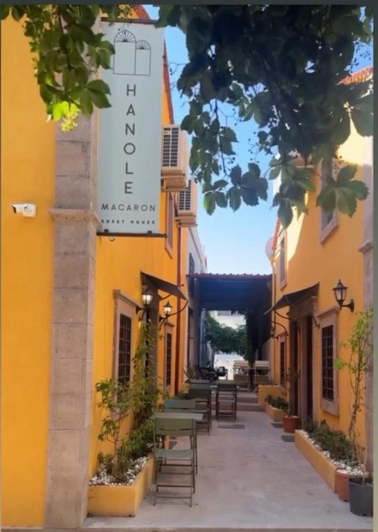 Hanole Macaron Guest House