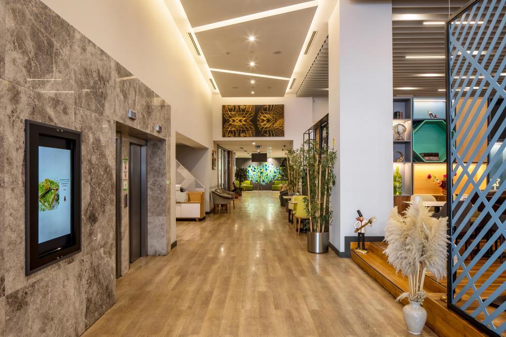 Holiday Inn Sisli — 9