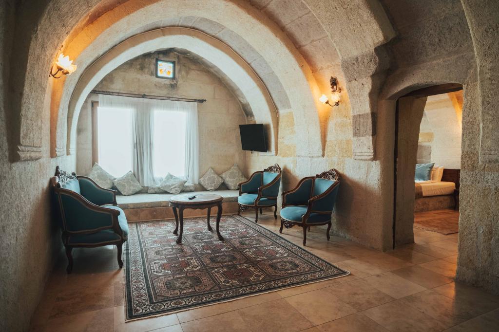 Hu Of Cappadocia — 6