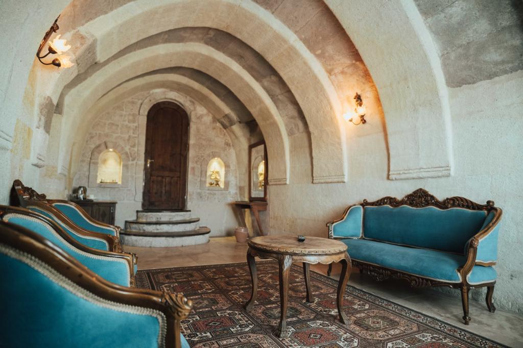 Hu Of Cappadocia — 9