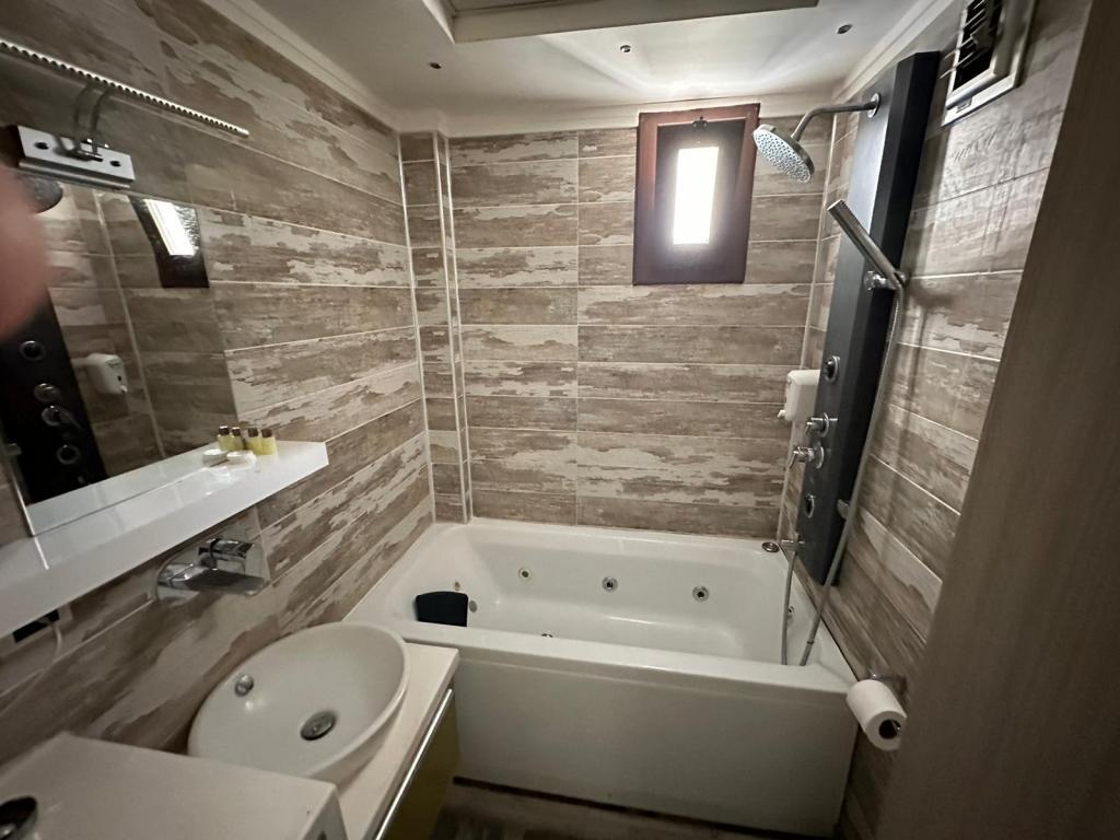 KB APART HOTEL — 4