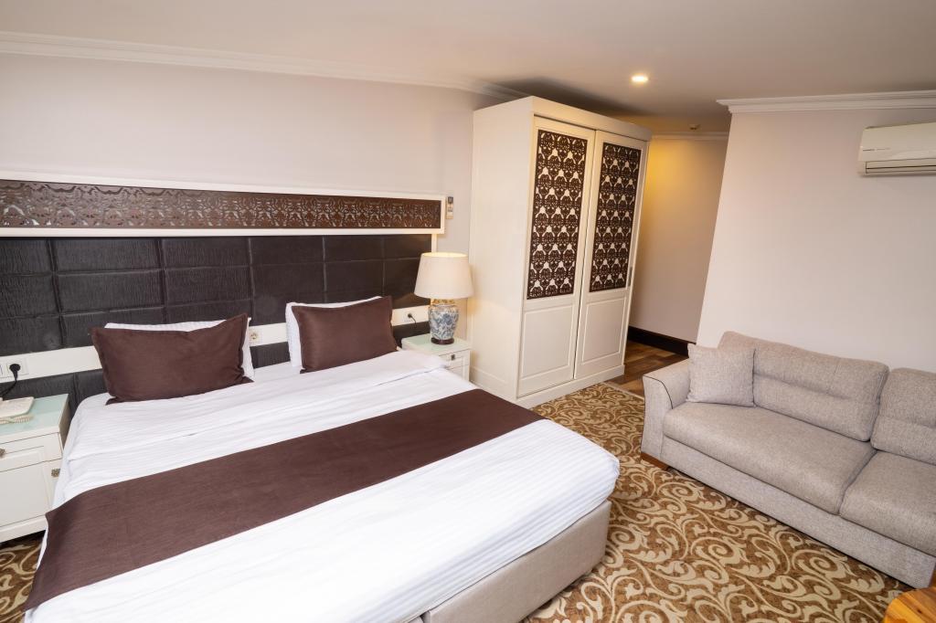 K Suites Hotel — 3