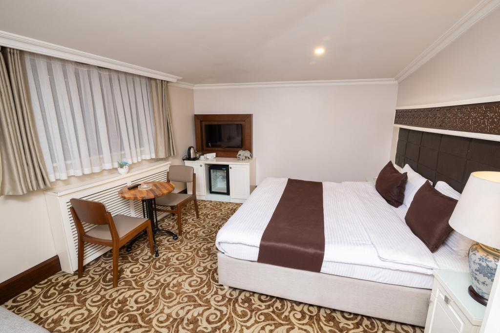 K Suites Hotel — 4