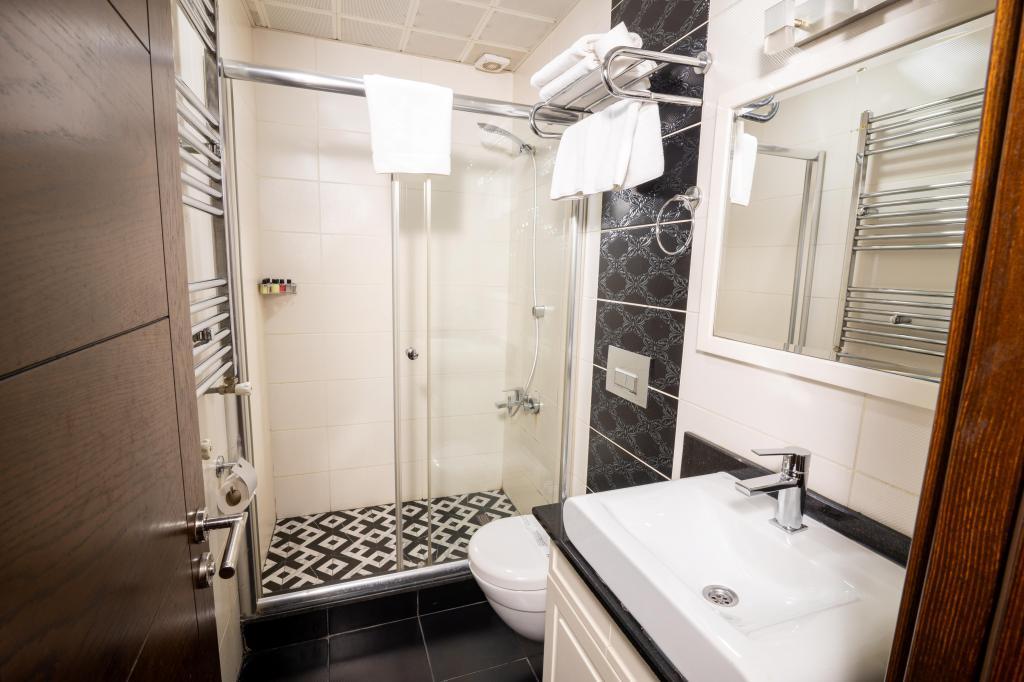 K Suites Hotel — 9