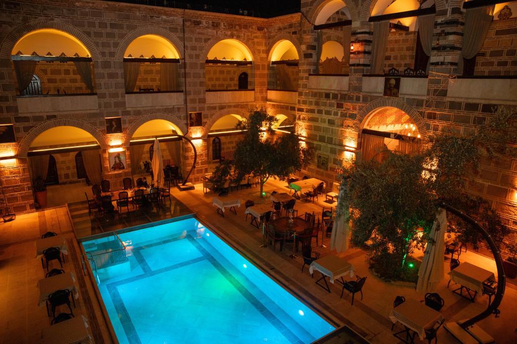 Kervansaray Antique Hotel Çeşme