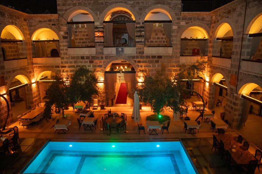 Kervansaray Antique Hotel Çeşme — 8