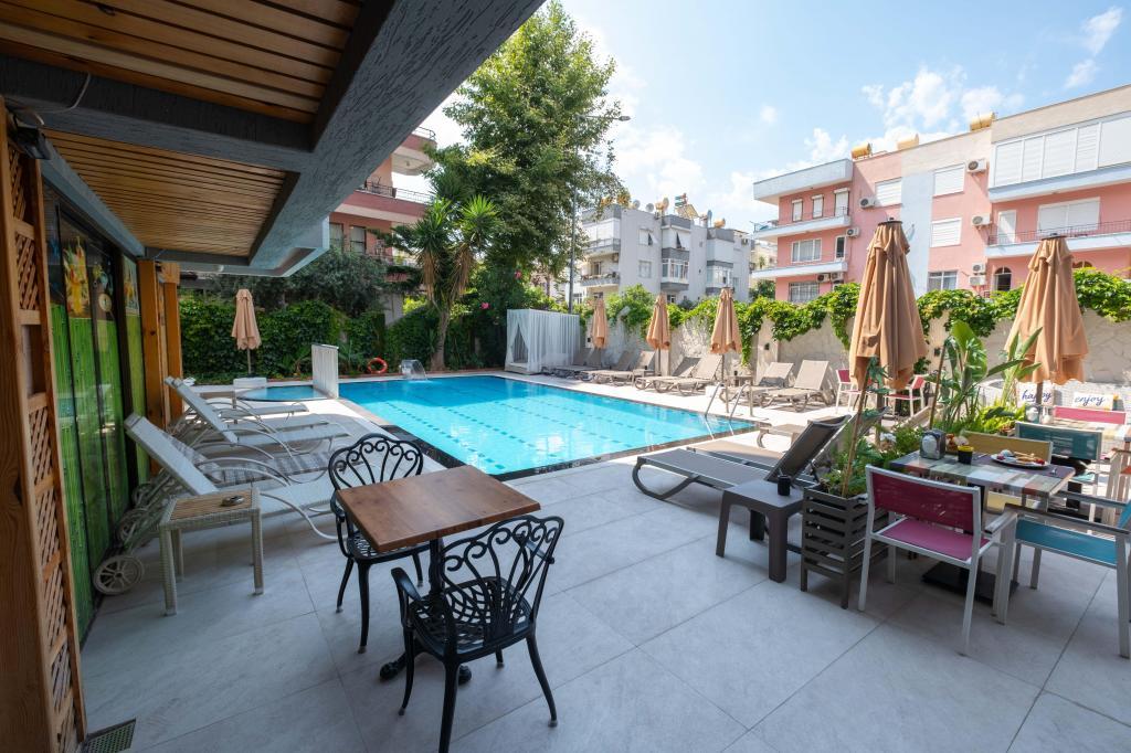 Kleopatra Icaria Hotel — 2