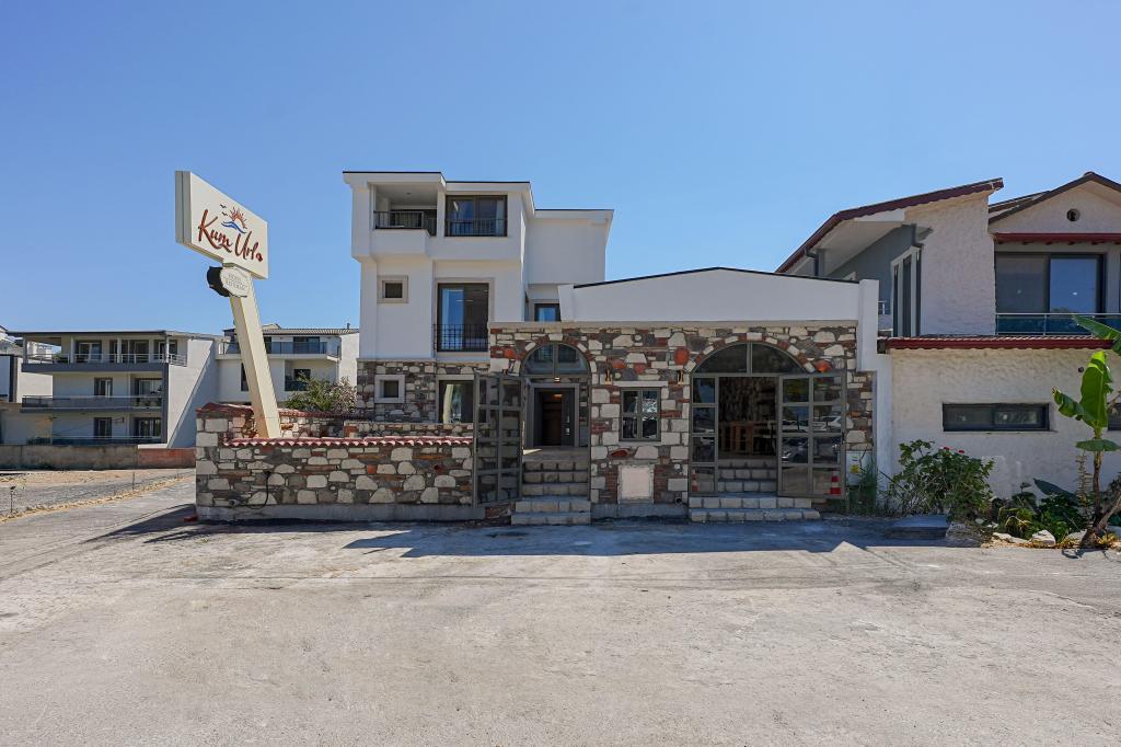 Kum Urla Otel