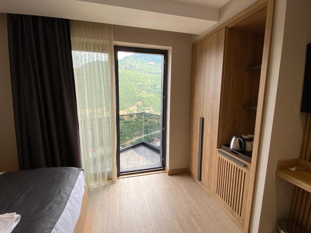 Ladur Resort Hotel — 7
