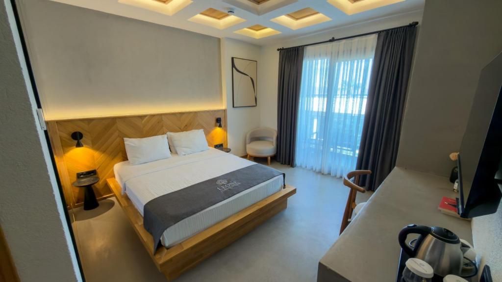 Leone Cunda Edition Otel(+12) — 3
