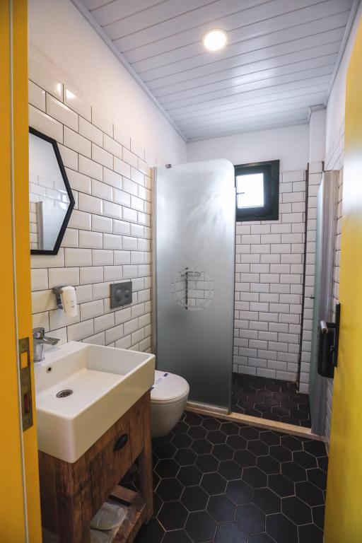 Limon Inn Hotel — 10