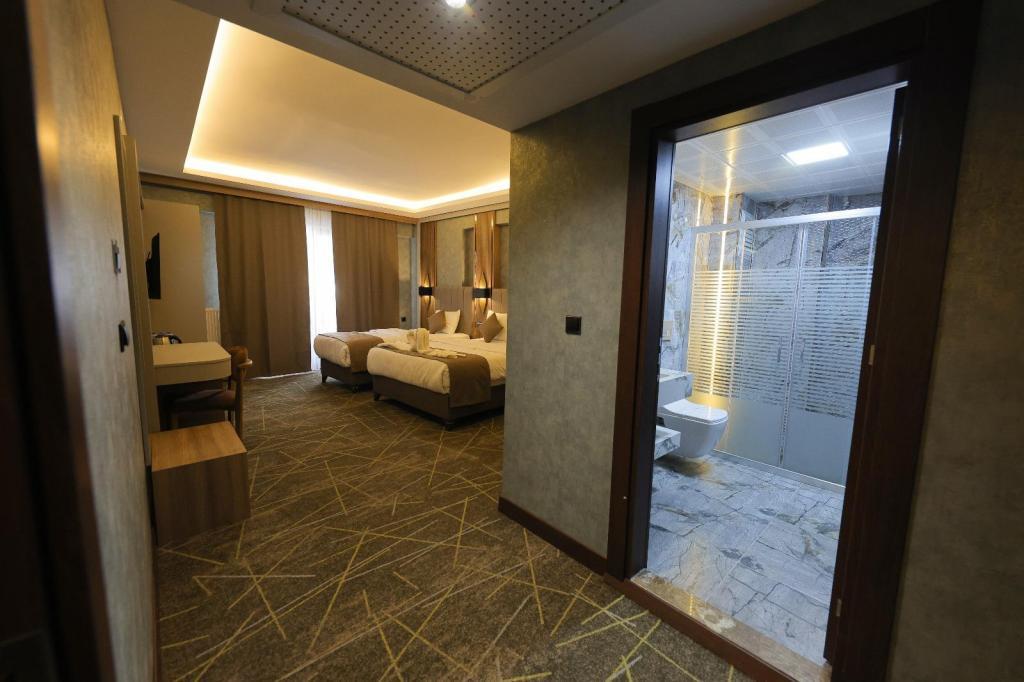 Mir Emir Hotel — 7