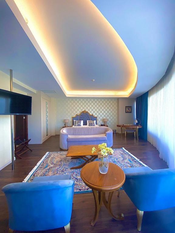 Morrian Hotel — 5