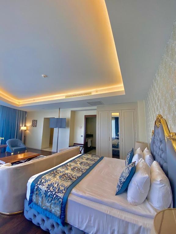 Morrian Hotel — 8