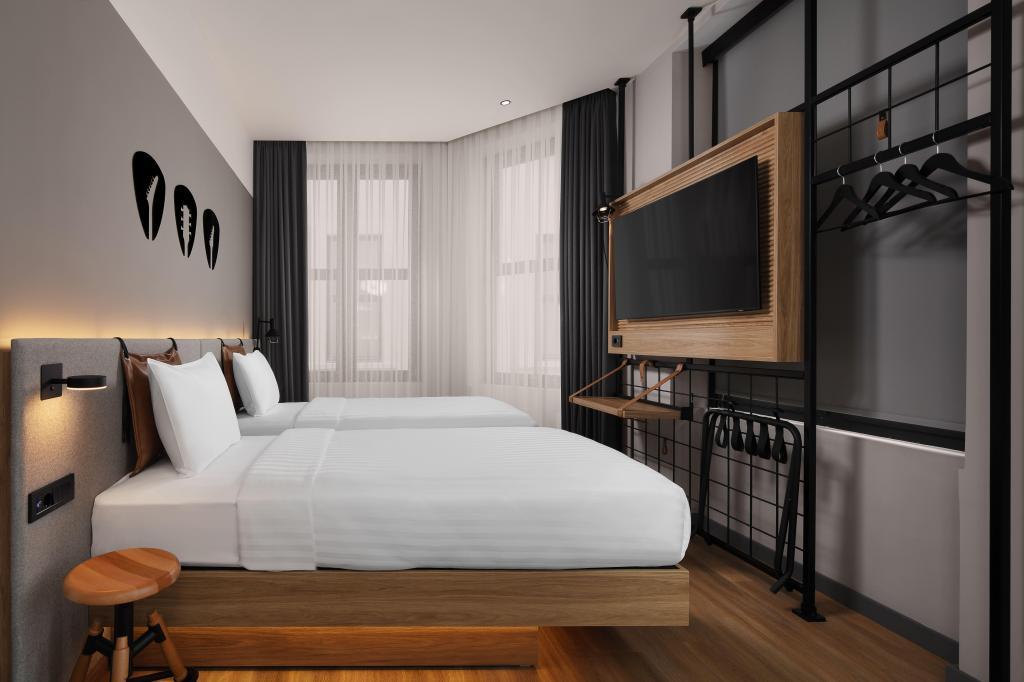 Moxy Istanbul Taksim by Marriott Bonvoy — 5