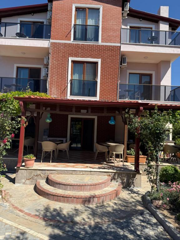 Narçiçeği Pansiyon Geyikli