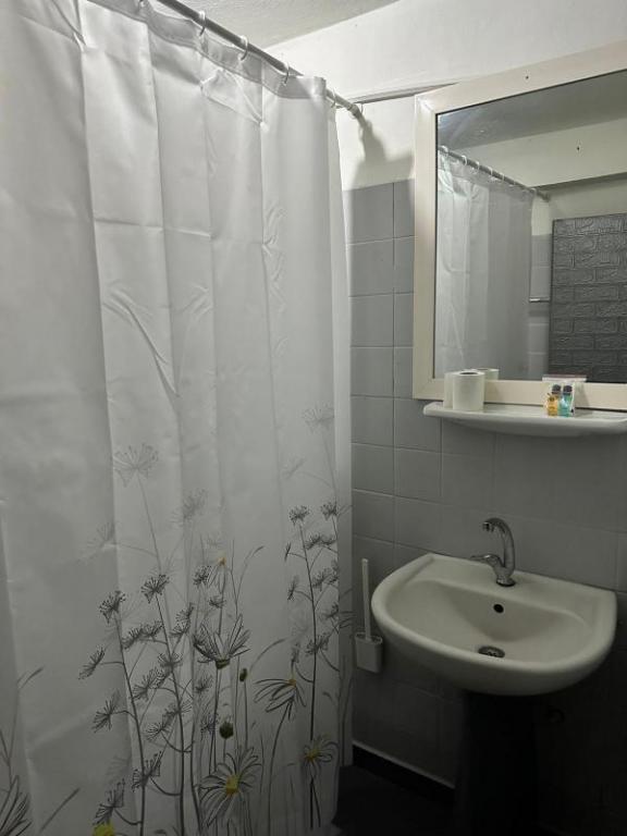 Nigrum Hotel — 8