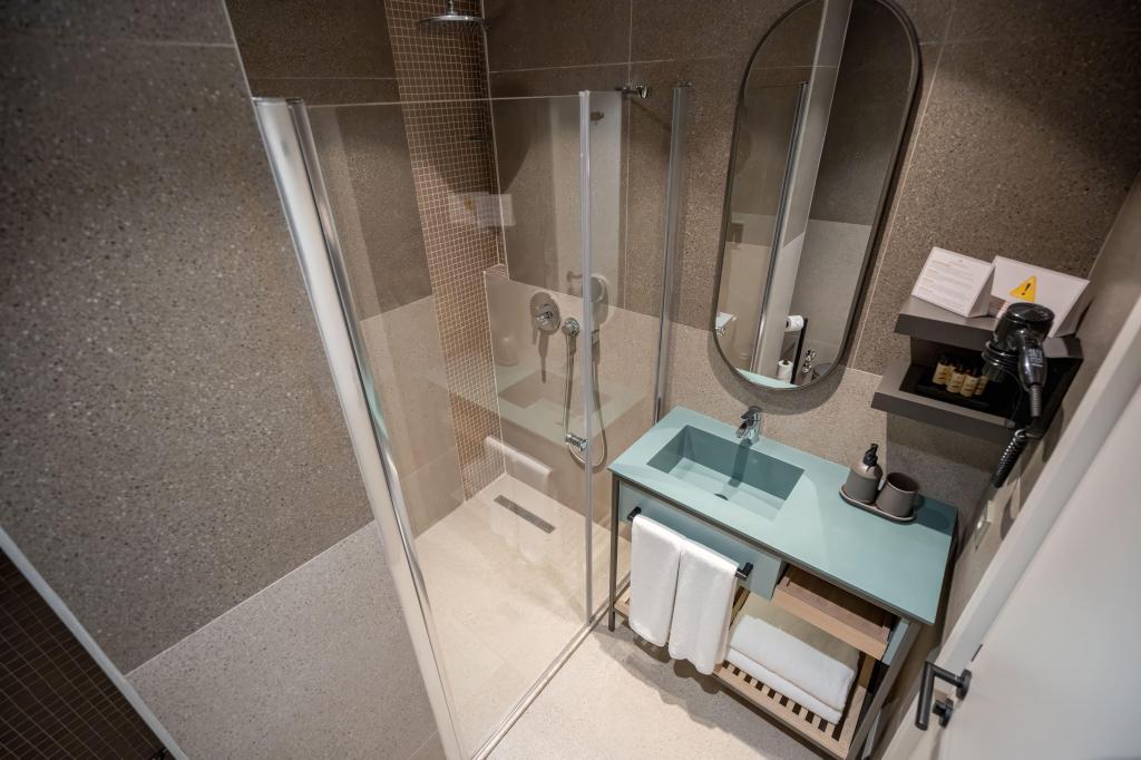 Oli Hotel — 4