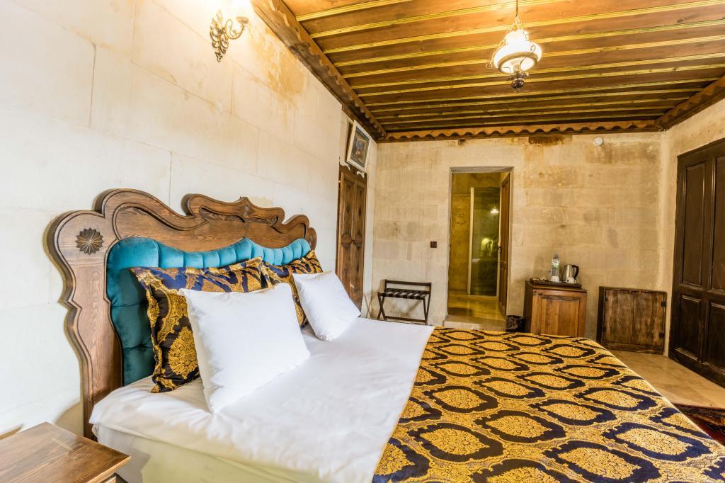 Phocas Cave Suites — 8