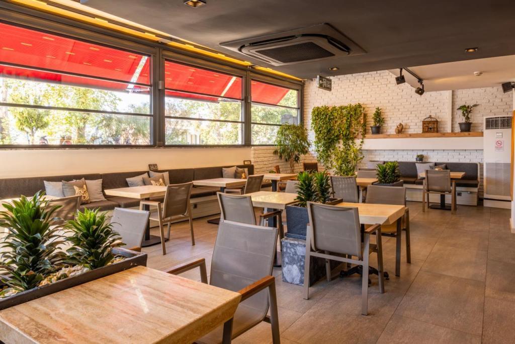 Pure Blanche Hotel — 4