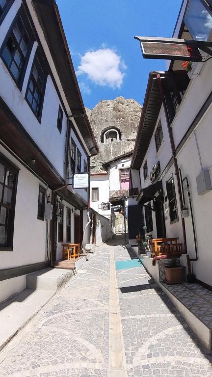 RU-KAYA KONAĞI