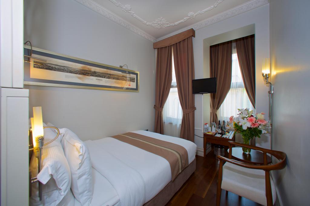 Taxim Lounge Hotel S Class — 9