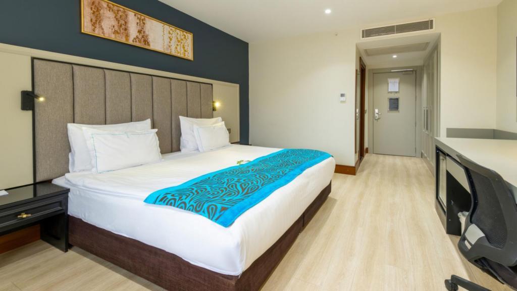 Teymur Continental Hotel & Convention Center — 5