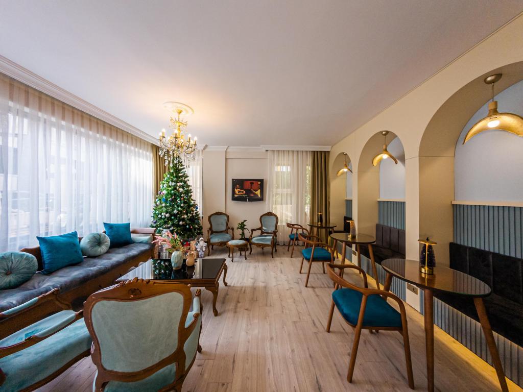 Triana Hotel