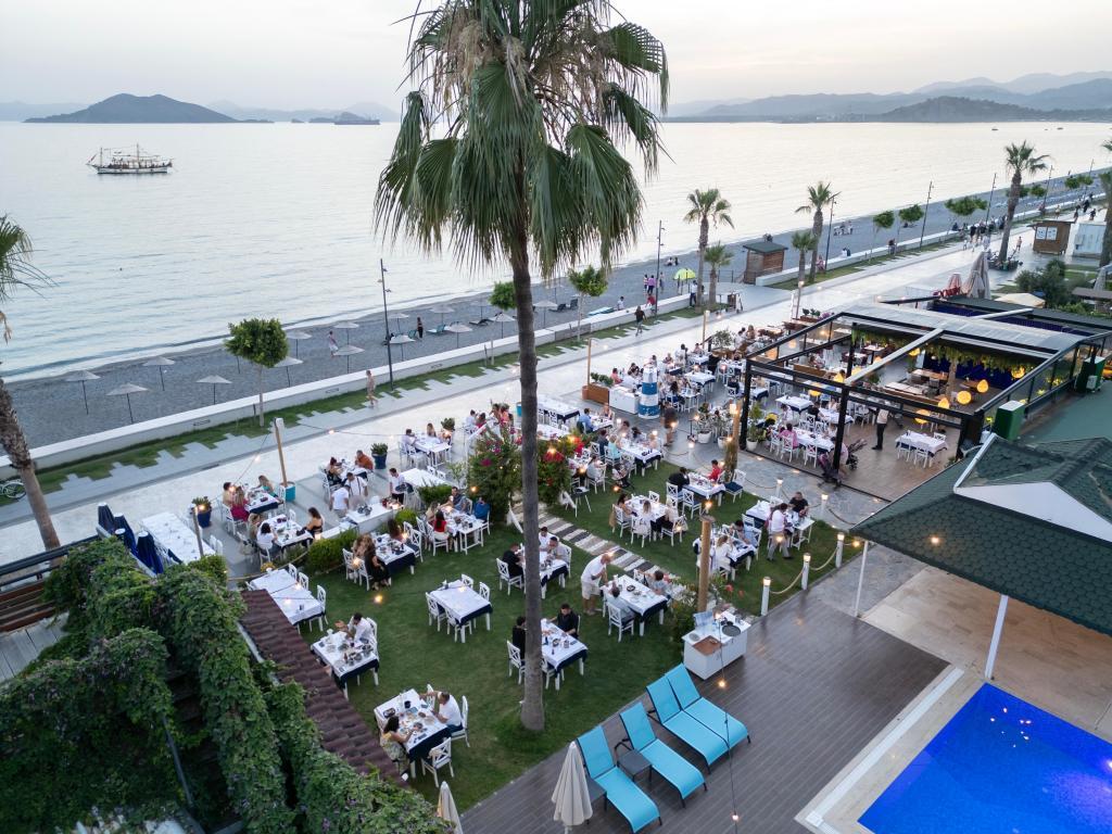Uras Beach Hotel — 8