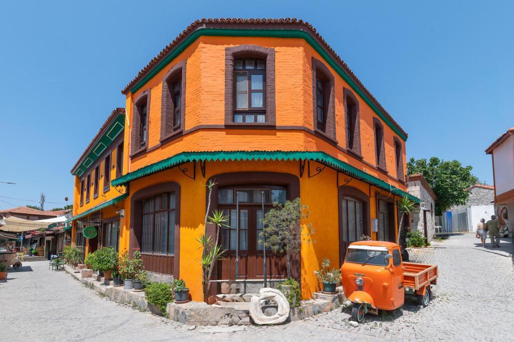 Urla Han Otel