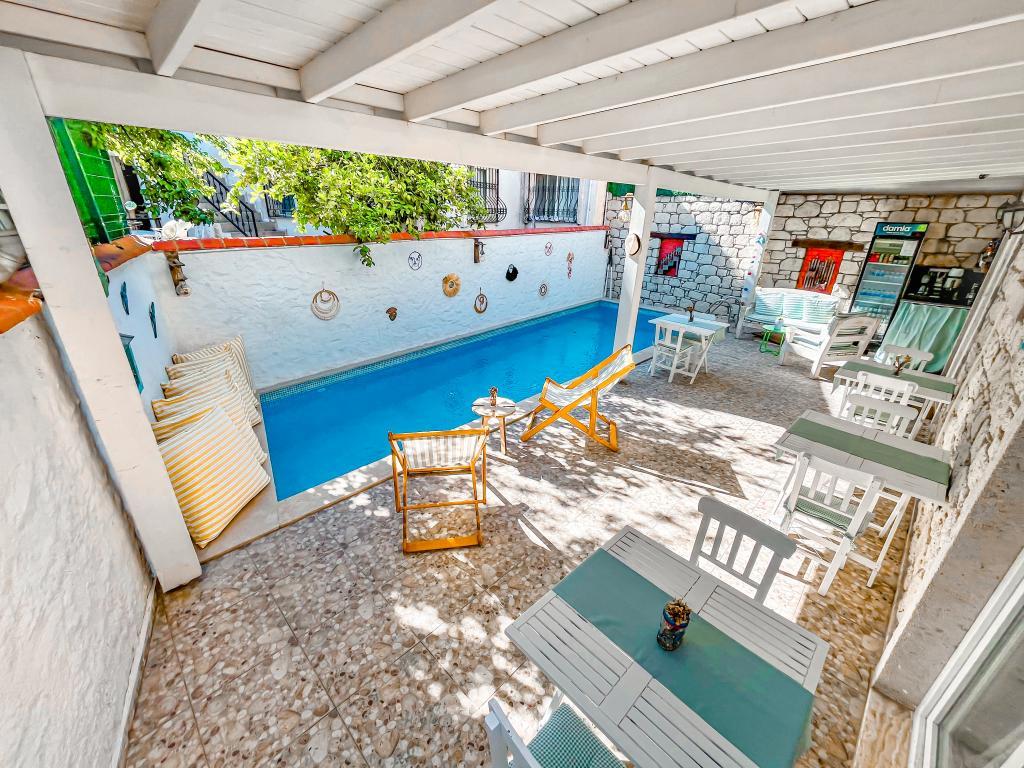 Zübeyde Hanım Alaçatı Otel — 2